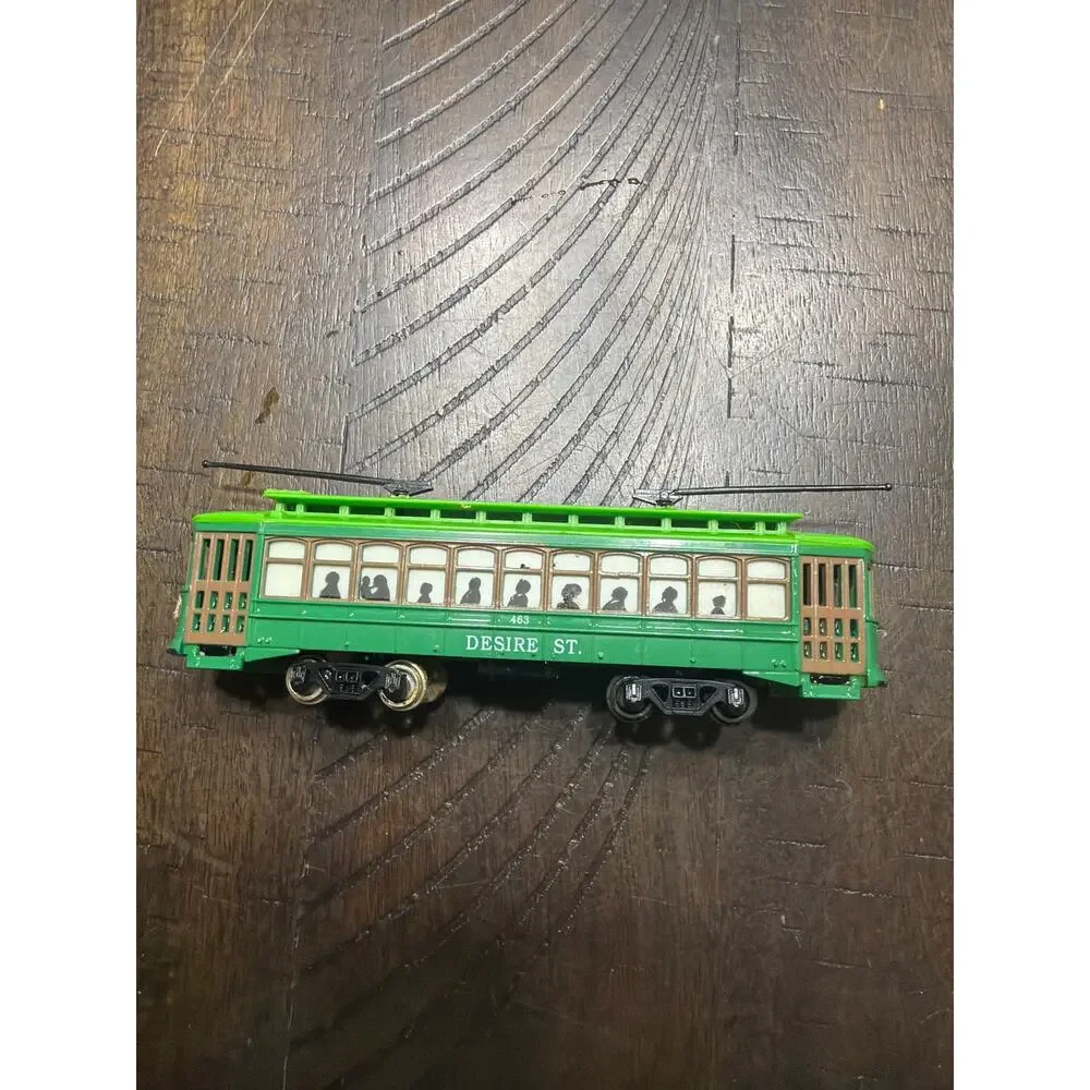HO Scale Desire Street Trolley Car Non-Powered Green Streetcar Model Train Vtg